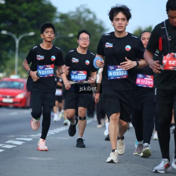 Runner Photo 3702887