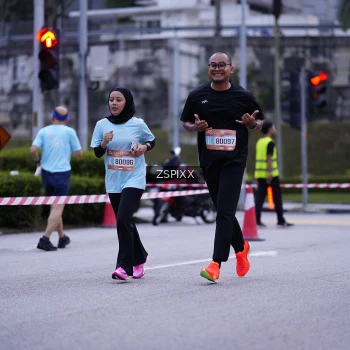 Runner Photo 3702903