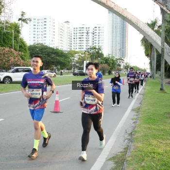 Runner Photo 3702918