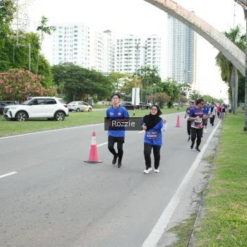 Runner Photo 3702935
