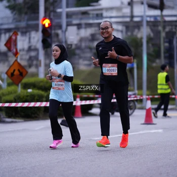 Runner Photo 3702973