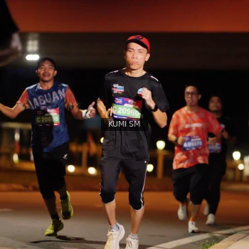 Runner Photo 3702979
