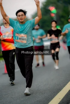 Runner Photo 3702985