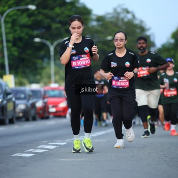 Runner Photo 3702994