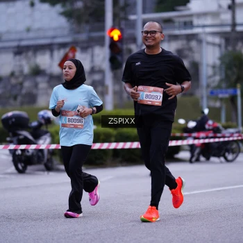 Runner Photo 3702999