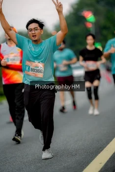 Runner Photo 3703002