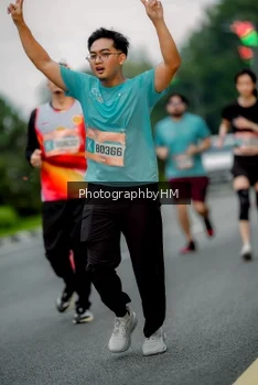 Runner Photo 3703005
