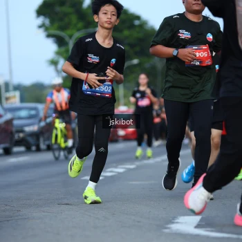 Runner Photo 3703007