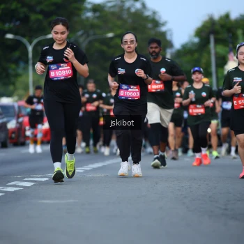 Runner Photo 3703009