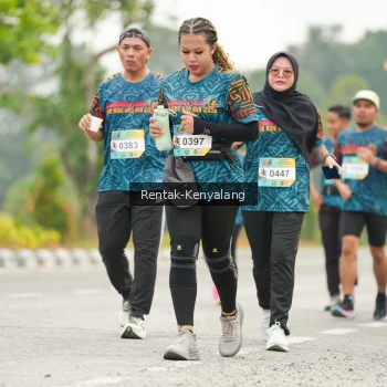 Runner Photo 3703012