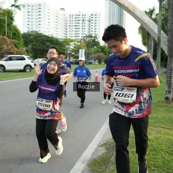 Runner Photo 3703033