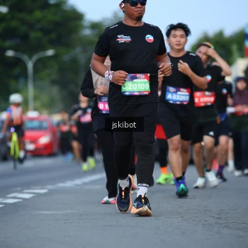 Runner Photo 3703037