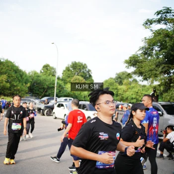 Runner Photo 3703066