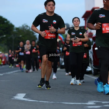 Runner Photo 3703070
