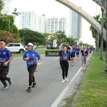 Runner Photo 3703084