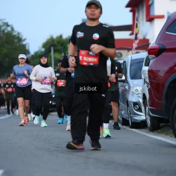 Runner Photo 3703155