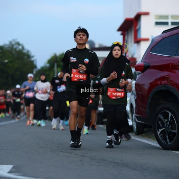Runner Photo 3703177