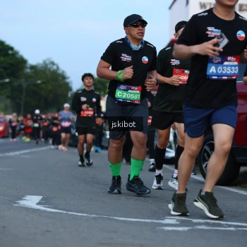 Runner Photo 3703195