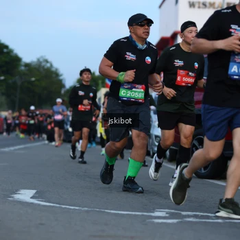 Runner Photo 3703199