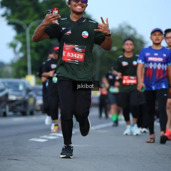 Runner Photo 3703295
