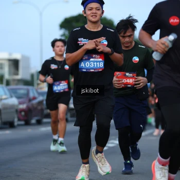 Runner Photo 3703332