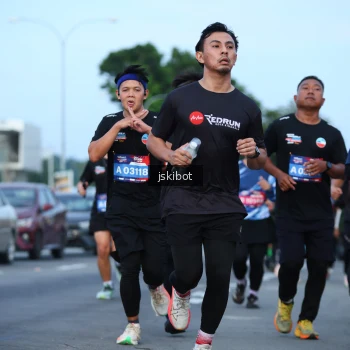 Runner Photo 3703368