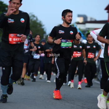 Runner Photo 3703410