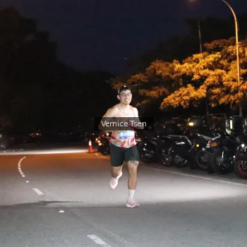 Runner Photo 3703423
