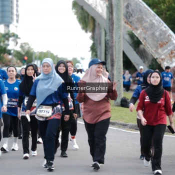 Runner Photo 3703453