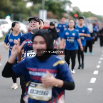 Runner Photo 3703478
