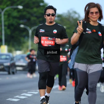 Runner Photo 3703493
