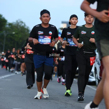 Runner Photo 3703532