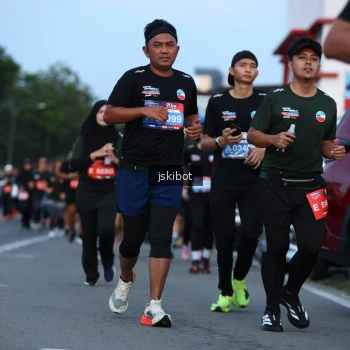 Runner Photo 3703540