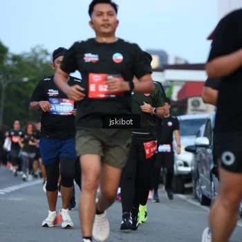 Runner Photo 3703554
