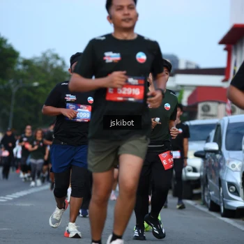 Runner Photo 3703555
