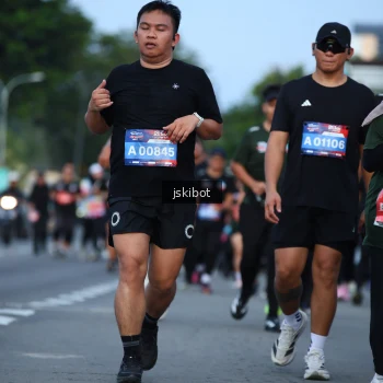 Runner Photo 3703577