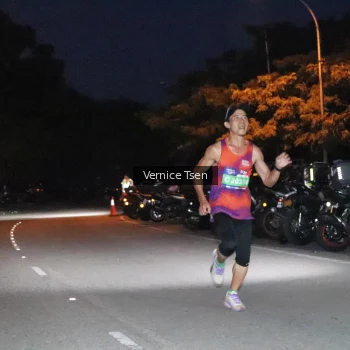 Runner Photo 3703642