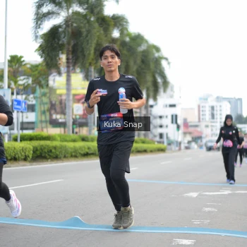Runner Photo 3703648
