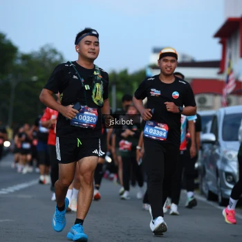 Runner Photo 3703650