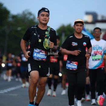Runner Photo 3703655