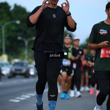 Runner Photo 3703660