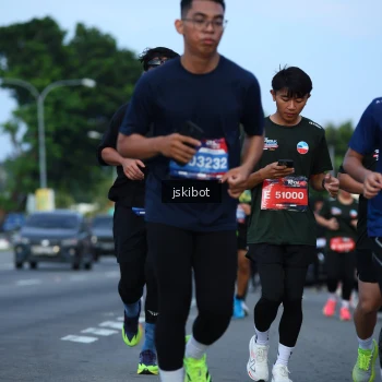 Runner Photo 3703684