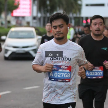 Runner Photo 3703685