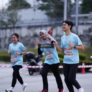 Runner Photo 3703720