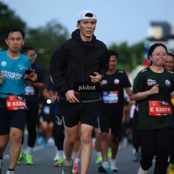 Runner Photo 3703726