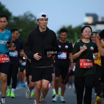 Runner Photo 3703733