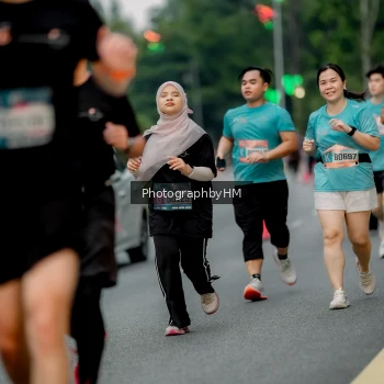 Runner Photo 3703745