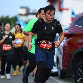 Runner Photo 3703772