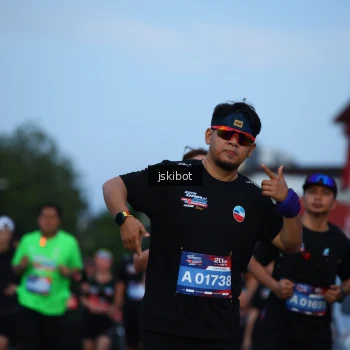 Runner Photo 3703793