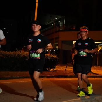 Runner Photo 3703843